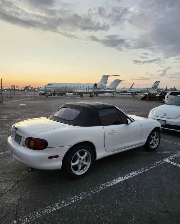 1999 Mazda NB MX-5 Miata - Image 2 of 4