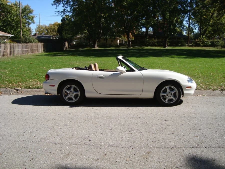 1999 Mazda NB MX-5 Miata - Image 2 of 3