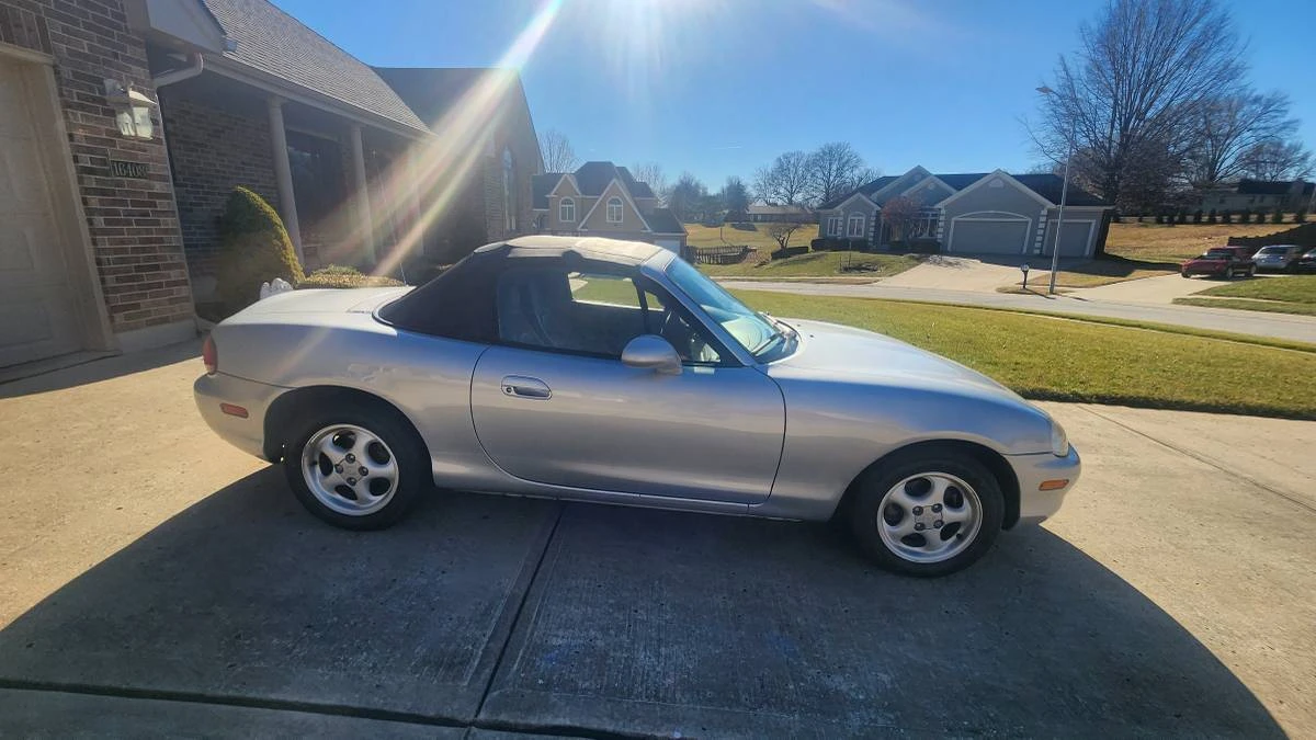 1999 Mazda NB MX-5 Miata - Image 3 of 23