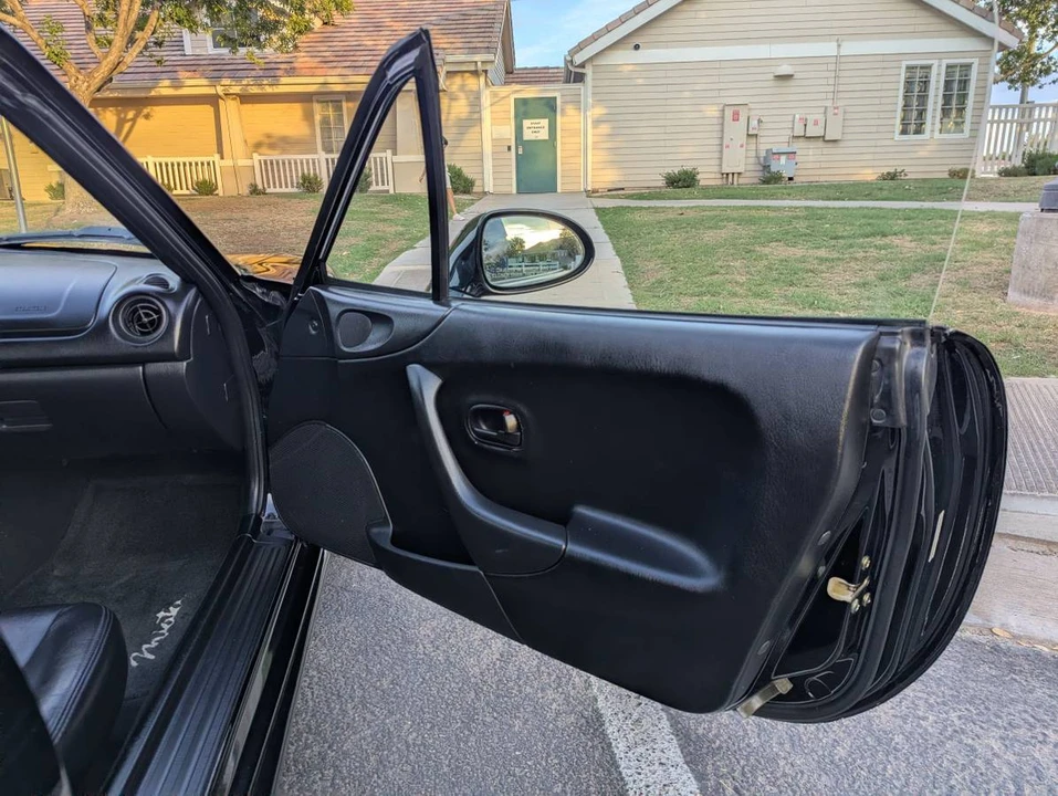 1999 Mazda NB MX-5 Miata - Image 6 of 9