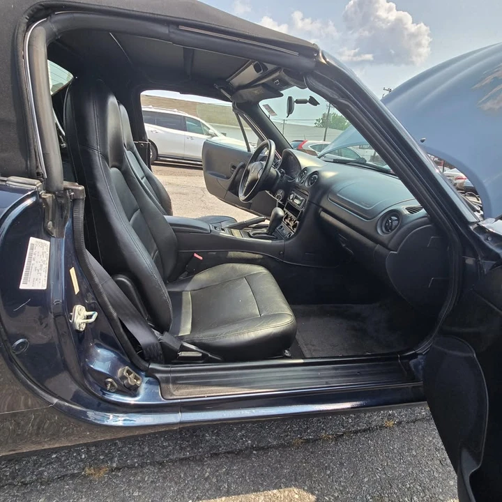 1999 Mazda NB MX-5 Miata - Image 13 of 15