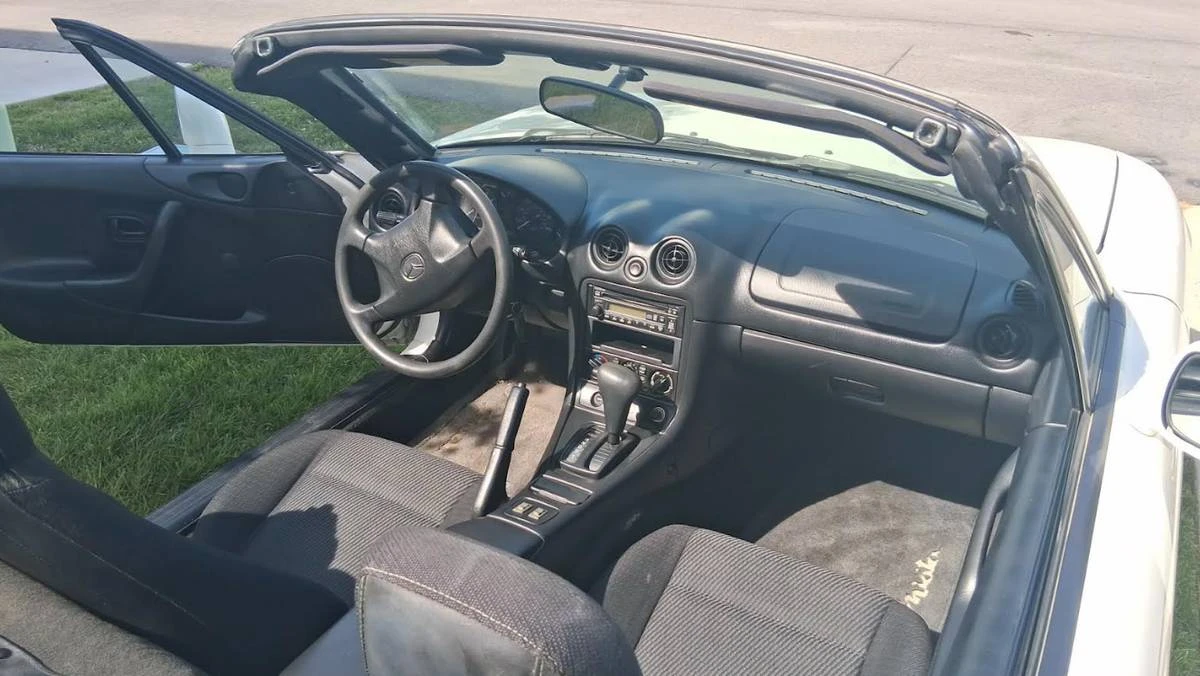 1999 Mazda NB MX-5 Miata - Image 4 of 8