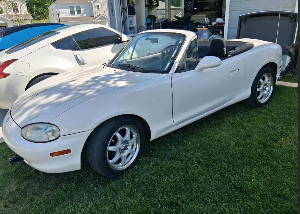 1999 Mazda NB MX-5 Miata - Image 2 of 8