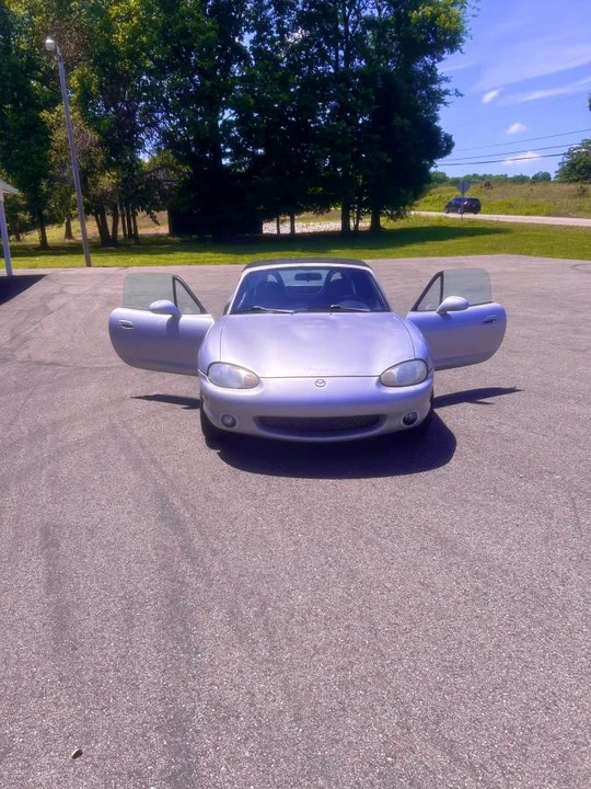 1999 Mazda NB MX-5 Miata - Image 9 of 12