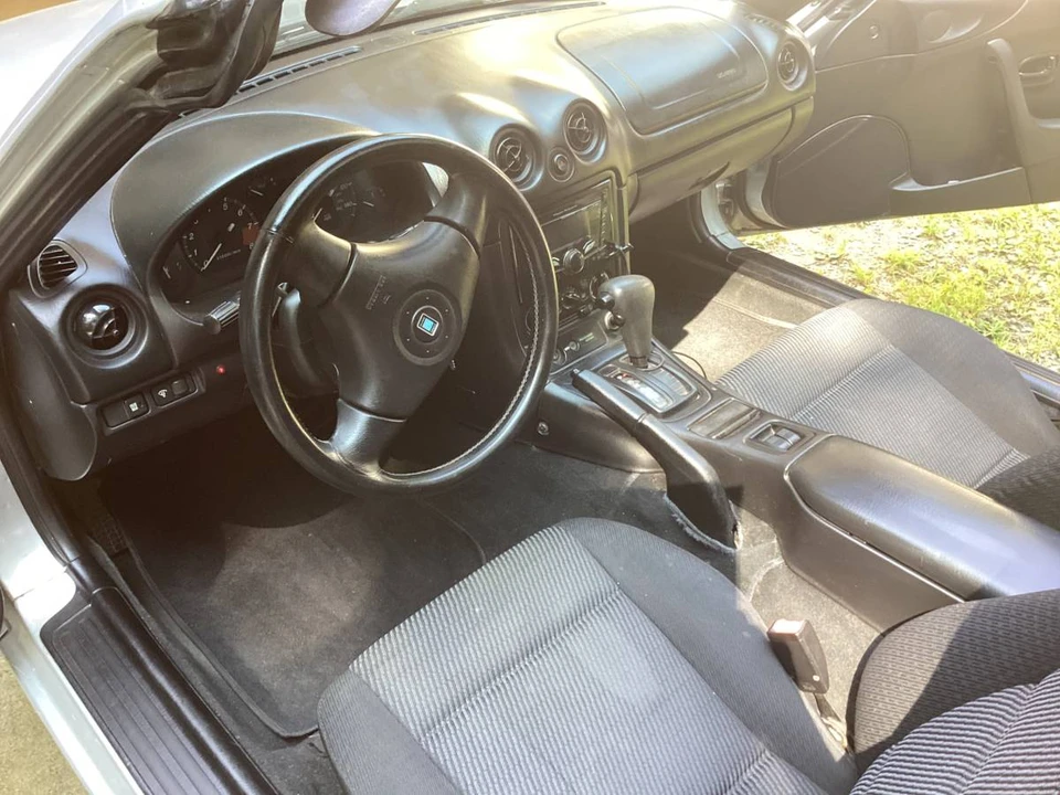 1999 Mazda NB MX-5 Miata - Image 9 of 10