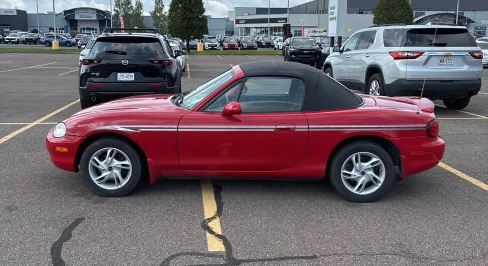 1999 Mazda NB MX-5 Miata - Image 4 of 20