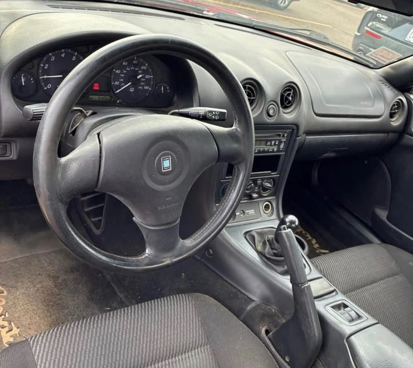 1999 Mazda NB MX-5 Miata - Image 11 of 20