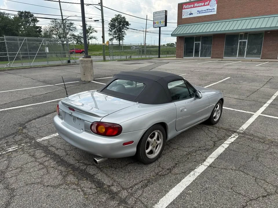 1999 Mazda NB MX-5 Miata - Image 4 of 19