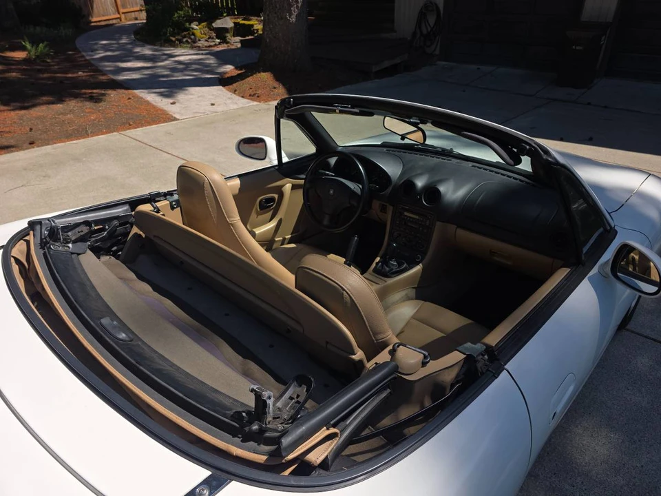 1999 Mazda NB MX-5 Miata - Image 2 of 10