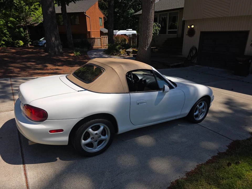 1999 Mazda NB MX-5 Miata - Image 10 of 10