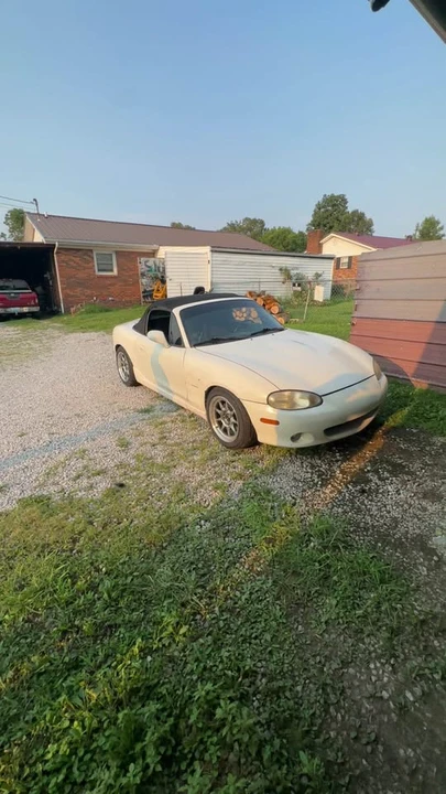 1999 Mazda NB MX-5 Miata - Image 2 of 4
