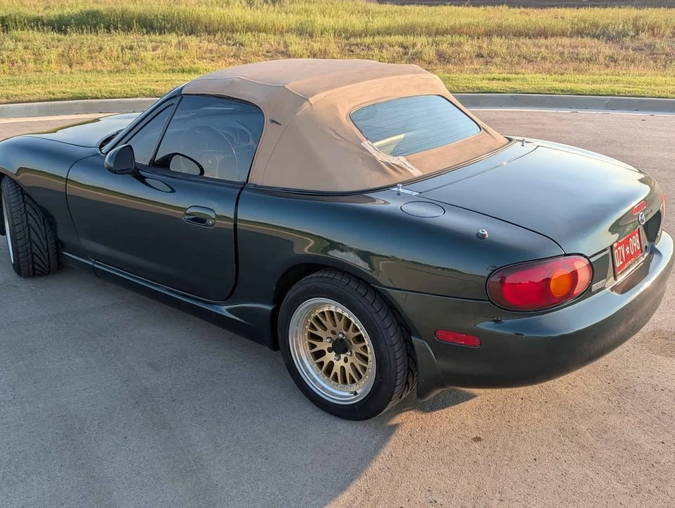 1999 Mazda NB MX-5 Miata - Image 9 of 18