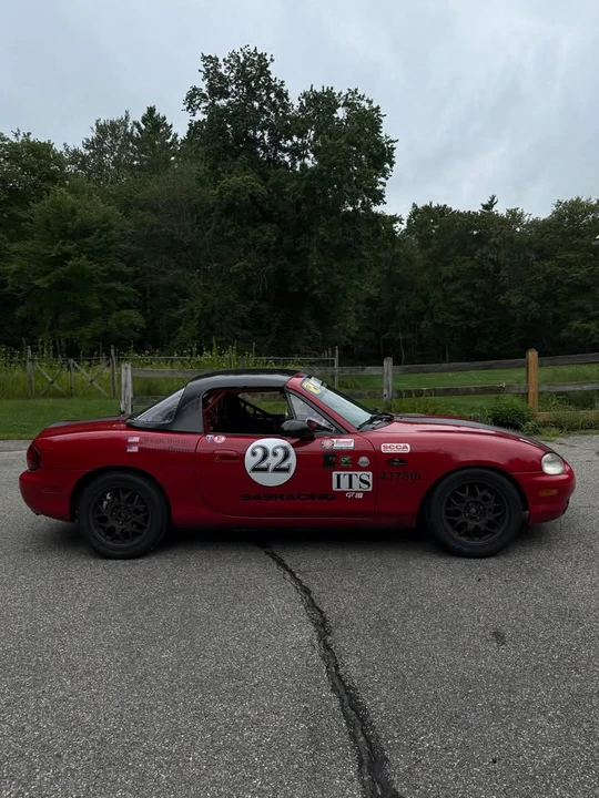 1999 Mazda NB MX-5 Miata - Image 2 of 20