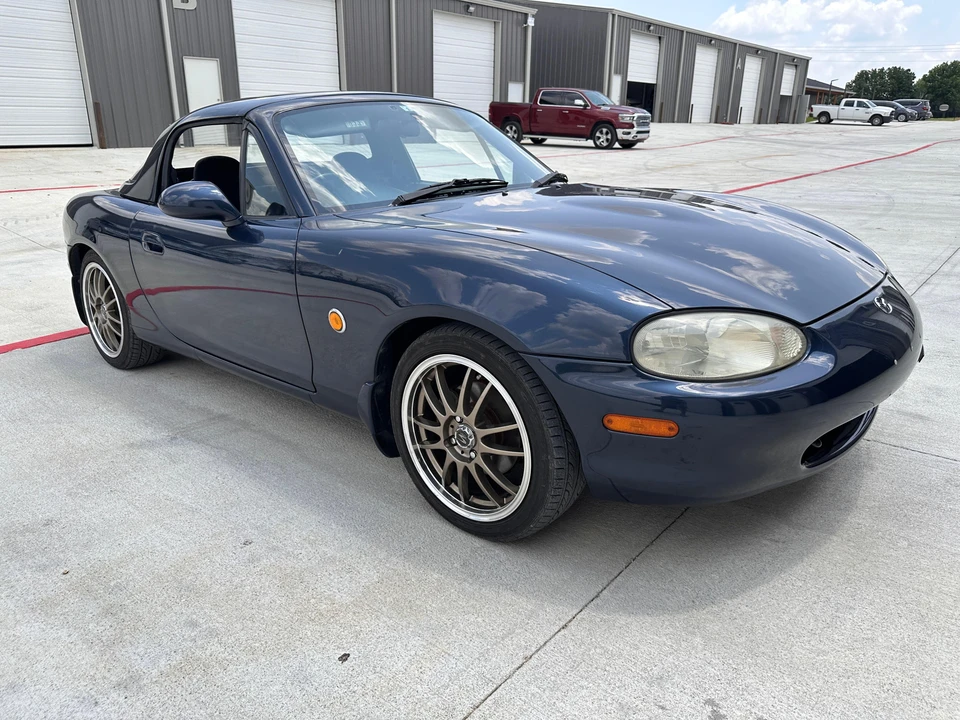 1999 Mazda NB MX-5 Miata - Image 28 of 31