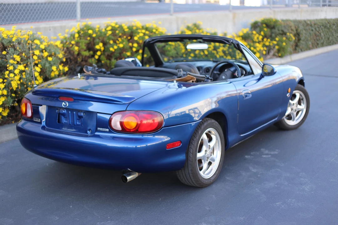 1999 Mazda NB MX-5 Miata - Image 16 of 21