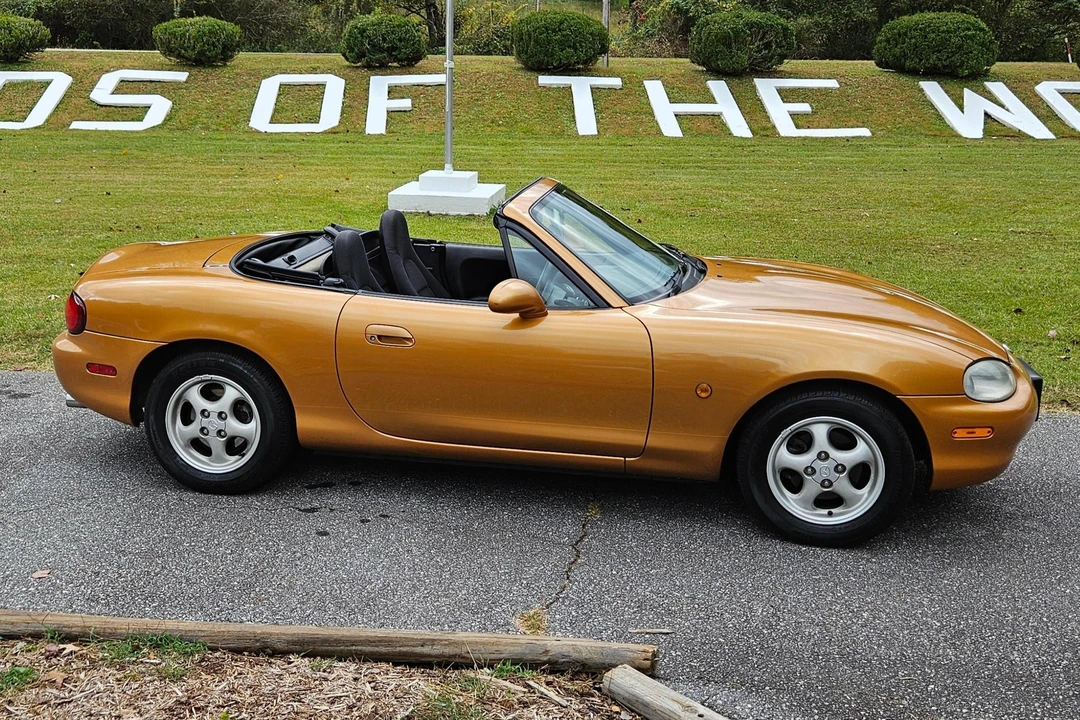 1999 Mazda NB MX-5 Miata - Image 11 of 31
