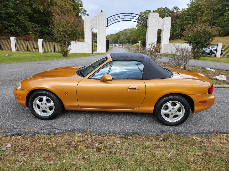 1999 Mazda NB MX-5 Miata - Image 14 of 31