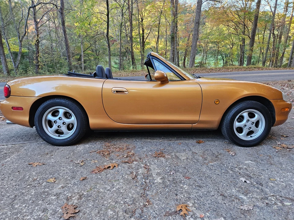 1999 Mazda NB MX-5 Miata - Image 10 of 31