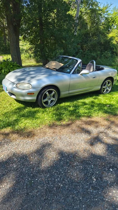 1999 Mazda NB MX-5 Miata - Image 2 of 3