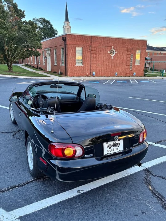 1999 Mazda NB MX-5 Miata - Image 5 of 11