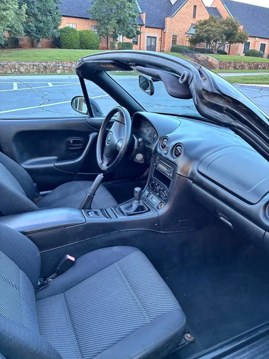 1999 Mazda NB MX-5 Miata - Image 9 of 11