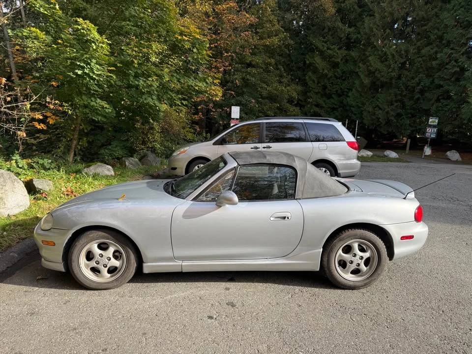 1999 Mazda NB MX-5 Miata - Image 2 of 3