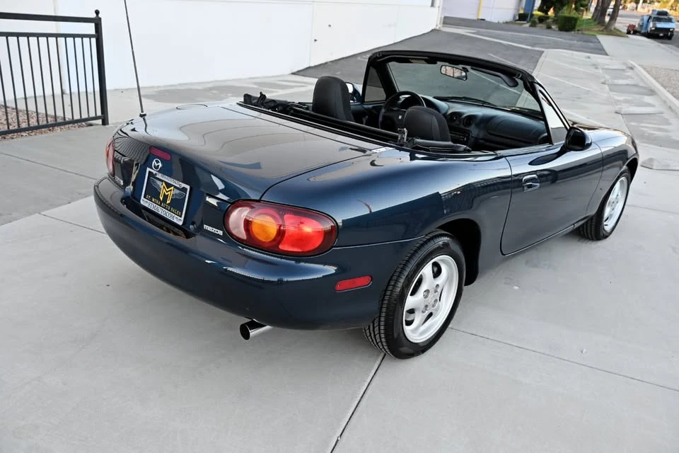 1999 Mazda NB MX-5 Miata - Image 11 of 20