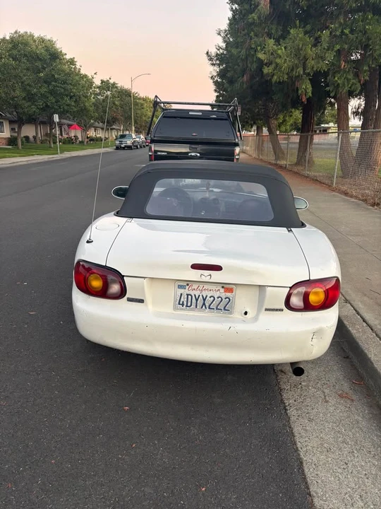 1999 Mazda NB MX-5 Miata - Image 4 of 6