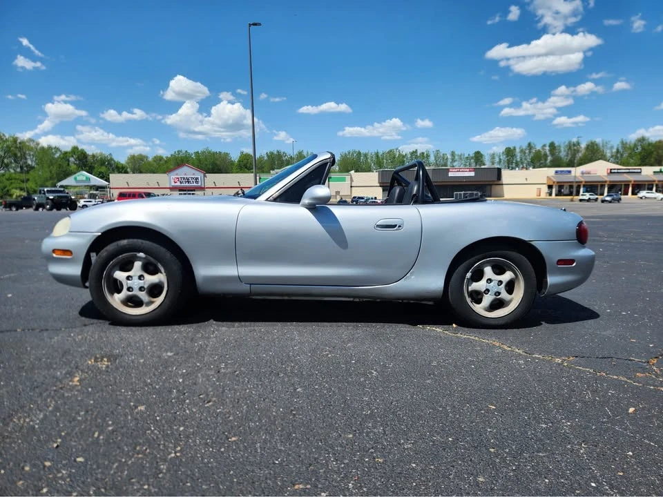 1999 Mazda NB MX-5 Miata - Image 8 of 11