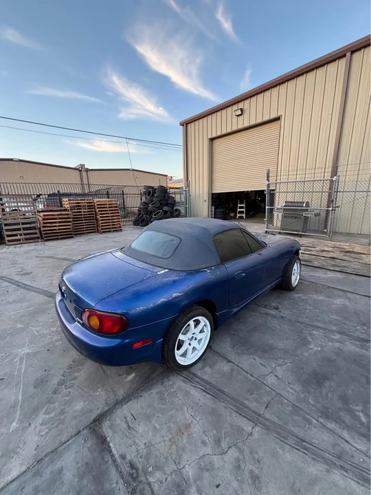 1999 Mazda NB MX-5 Miata - Image 4 of 7