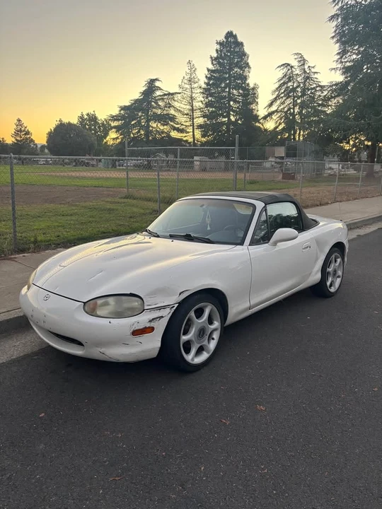 1999 Mazda NB MX-5 Miata - Image 3 of 6