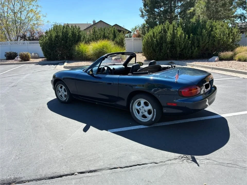 1999 Mazda NB MX-5 Miata - Image 9 of 10