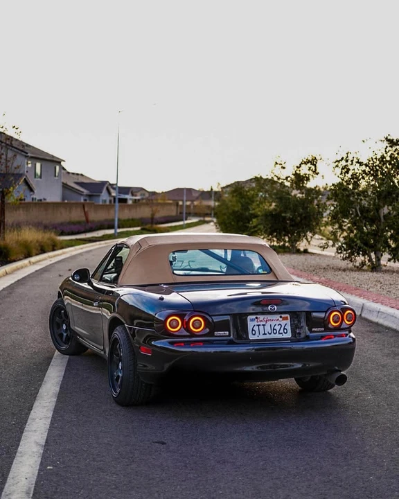 1999 Mazda NB MX-5 Miata - Image 2 of 6