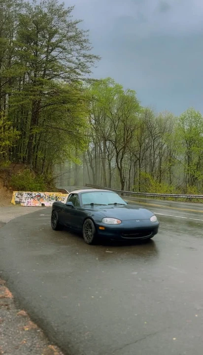 1999 Mazda NB MX-5 Miata - Image 5 of 8
