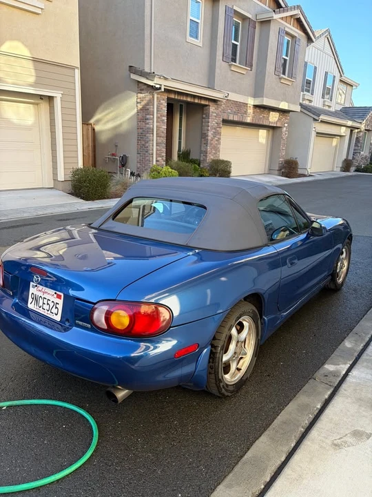 1999 Mazda NB MX-5 Miata - Image 4 of 8
