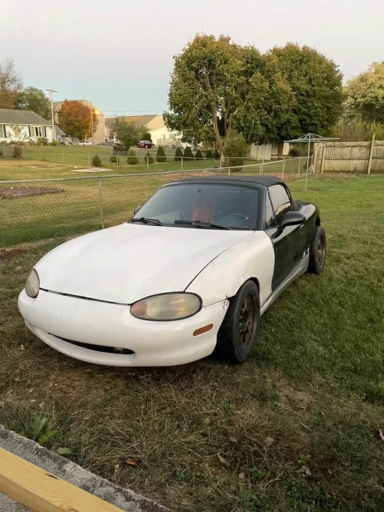 1999 Mazda NB MX-5 Miata - Image 2 of 11
