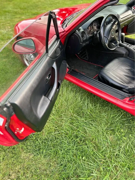 1999 Mazda NB MX-5 Miata - Image 9 of 12