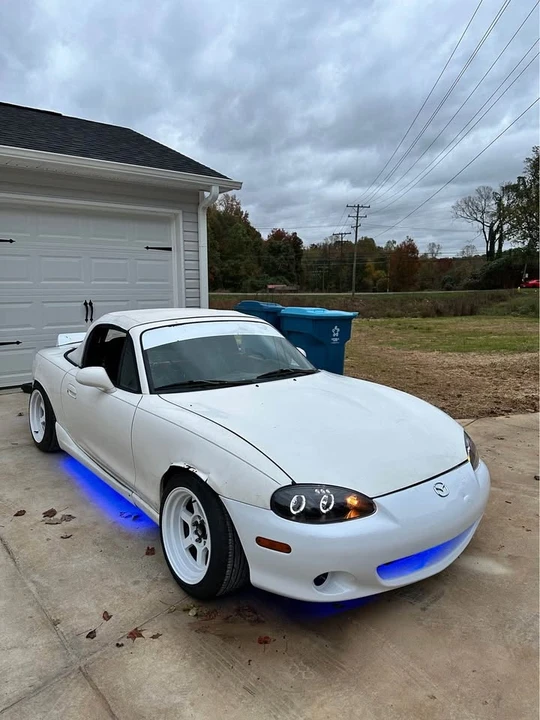 1999 Mazda NB MX-5 Miata - Image 2 of 8
