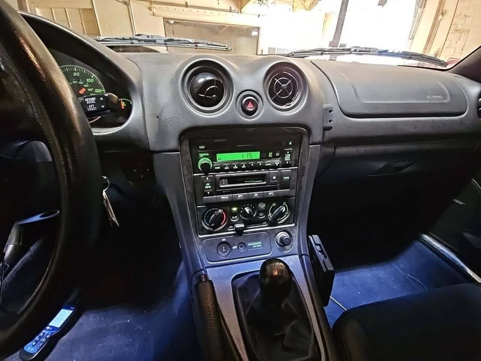 1999 Mazda NB MX-5 Miata - Image 10 of 17