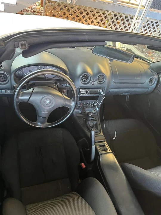 1999 Mazda NB MX-5 Miata - Image 2 of 4
