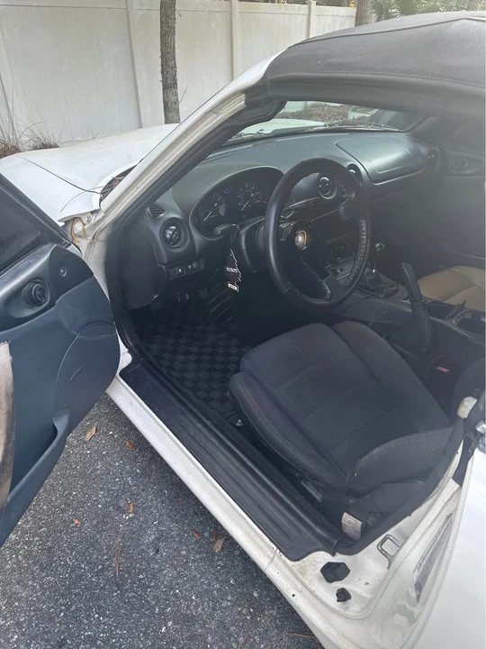 1999 Mazda NB MX-5 Miata - Image 4 of 9