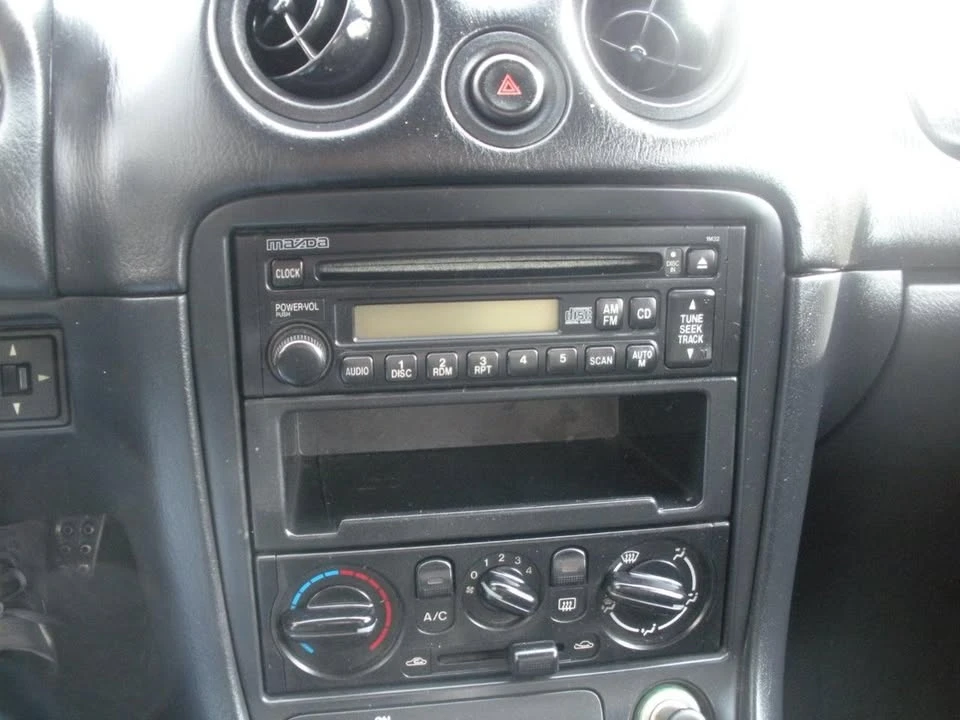 1999 Mazda NB MX-5 Miata - Image 13 of 15