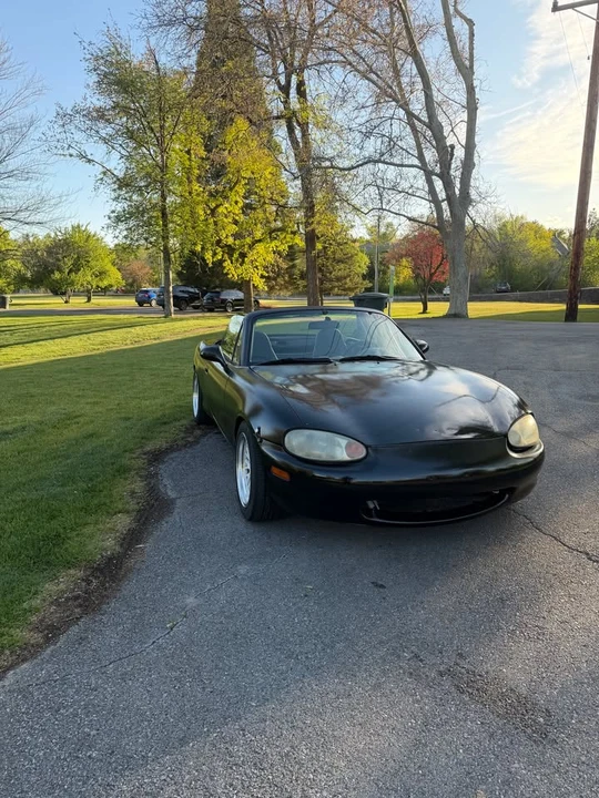 1999 Mazda NB MX-5 Miata - Image 2 of 19