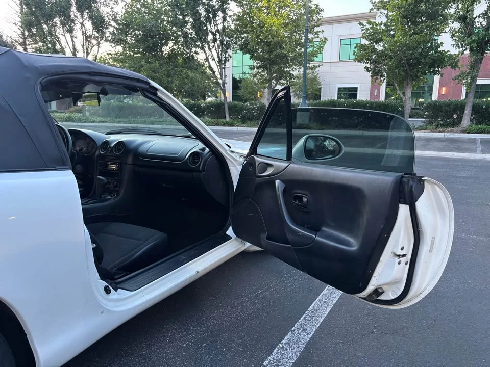 1999 Mazda NB MX-5 Miata - Image 9 of 16