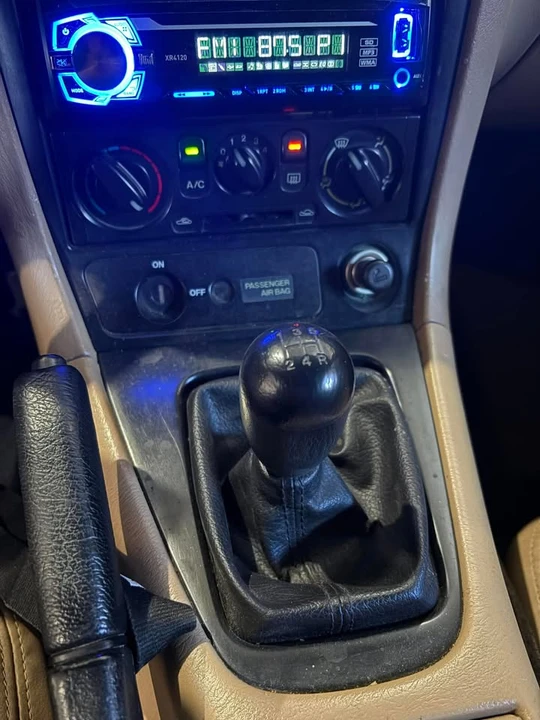 1999 Mazda NB MX-5 Miata - Image 9 of 13