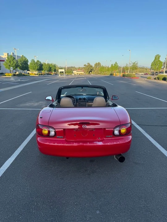 1999 Mazda NB MX-5 Miata - Image 4 of 12