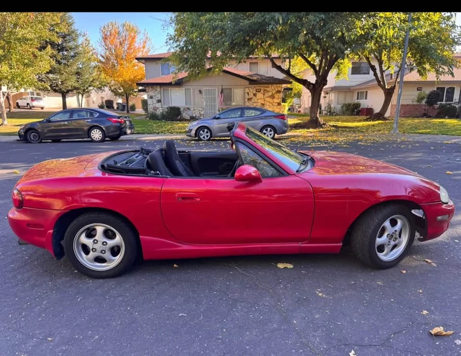 1999 Mazda NB MX-5 Miata - Image 5 of 11