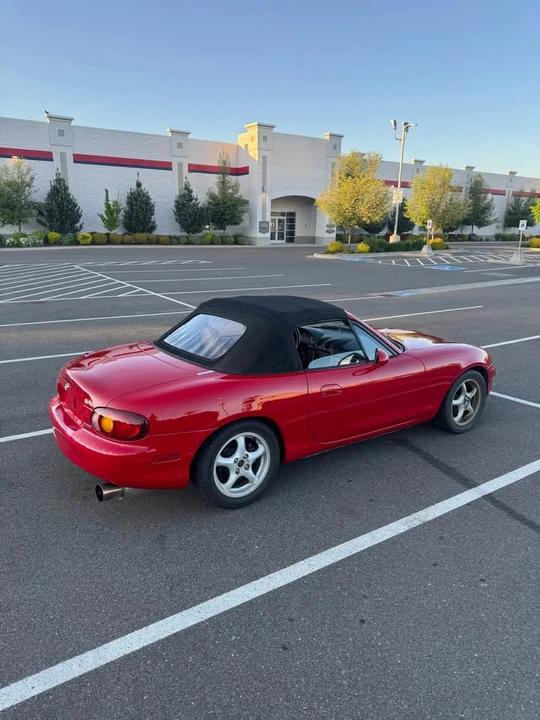 1999 Mazda NB MX-5 Miata - Image 11 of 12