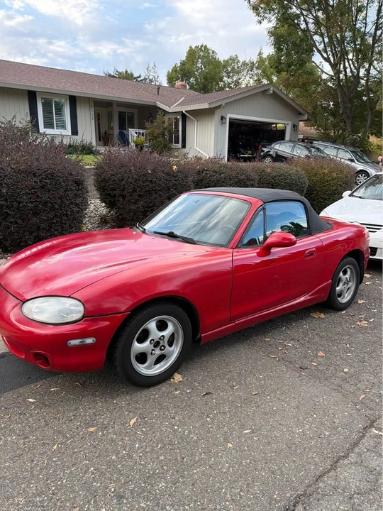 1999 Mazda NB MX-5 Miata - Image 2 of 11