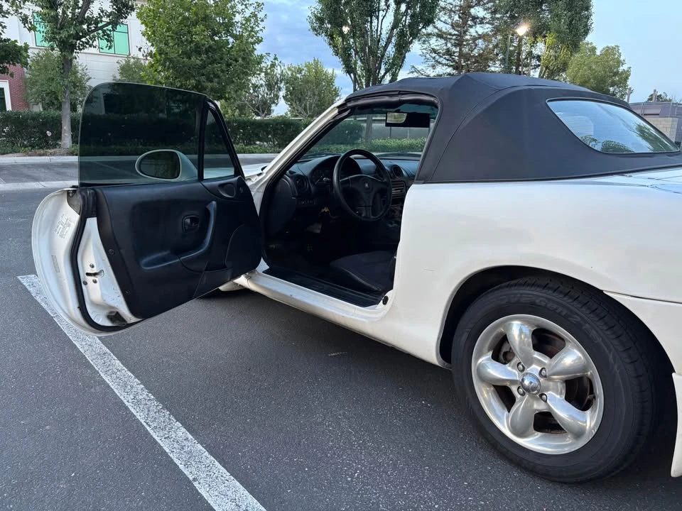 1999 Mazda NB MX-5 Miata - Image 8 of 16